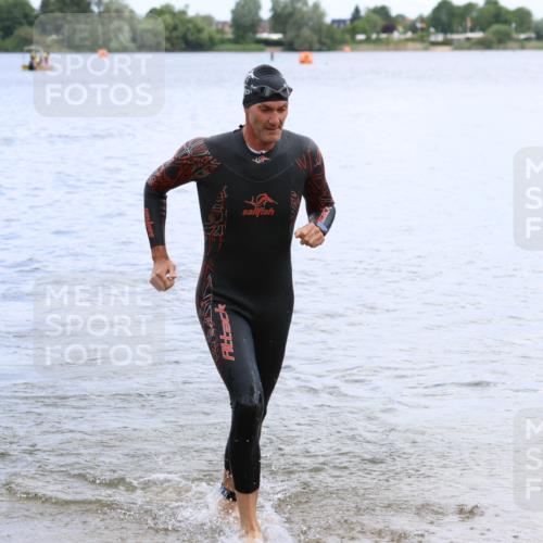 16.06.2024 - 26. Vierlanden-Triathlon Strokosch-Dieckow http://msf.ph/oto/6328406 16.06.2024 11:04:47 Schwimmen 425, 431, 447, 425, 431, 447 meine-sportfotos.de
