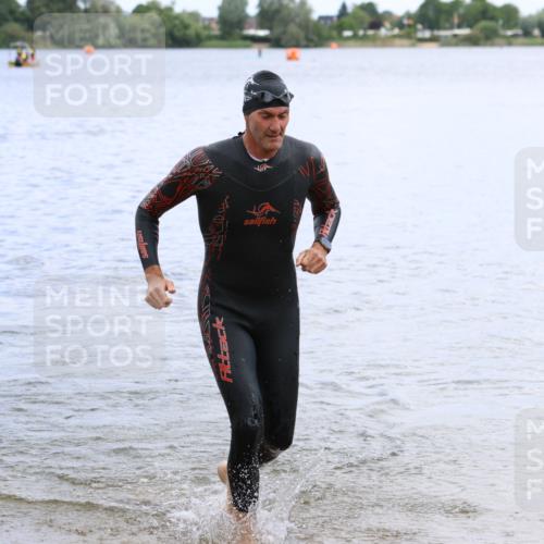 16.06.2024 - 26. Vierlanden-Triathlon Strokosch-Dieckow http://msf.ph/oto/6328417 16.06.2024 11:04:47 Schwimmen 425, 431, 447, 425, 431, 447 meine-sportfotos.de