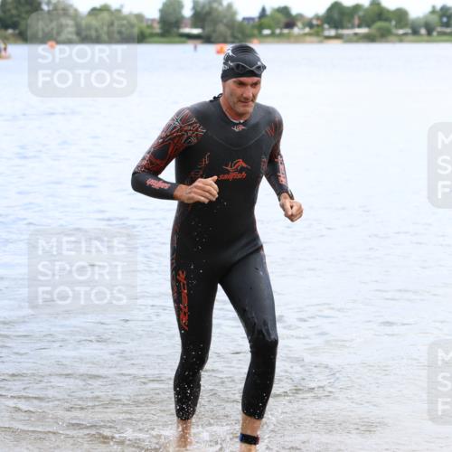 16.06.2024 - 26. Vierlanden-Triathlon Strokosch-Dieckow http://msf.ph/oto/6328432 16.06.2024 11:04:47 Schwimmen 425, 431, 447, 425, 431, 447 meine-sportfotos.de
