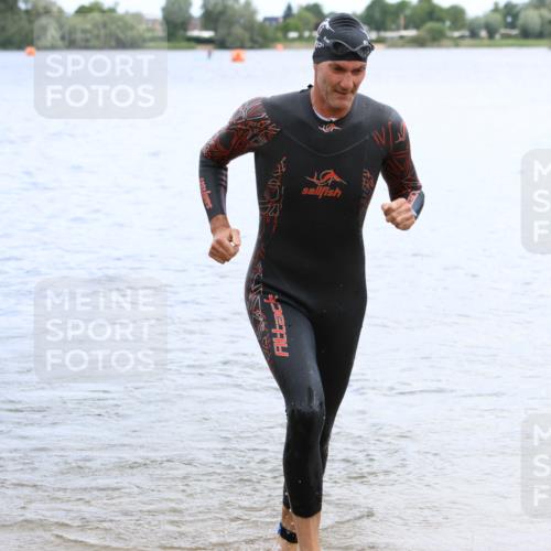 16.06.2024 - 26. Vierlanden-Triathlon Strokosch-Dieckow http://msf.ph/oto/6328459 16.06.2024 11:04:47 Schwimmen 425, 431, 447, 425, 431, 447 meine-sportfotos.de