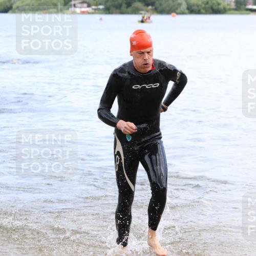 16.06.2024 - 26. Vierlanden-Triathlon Strokosch-Dieckow http://msf.ph/oto/6328512 16.06.2024 11:04:50 Schwimmen 425, 431, 447, 425, 431, 447 meine-sportfotos.de