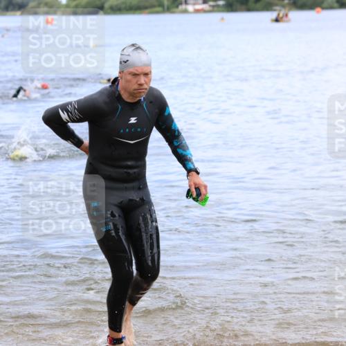 16.06.2024 - 26. Vierlanden-Triathlon Strokosch-Dieckow http://msf.ph/oto/6328530 16.06.2024 11:04:52 Schwimmen 425, 431, 447, 425, 431, 447 meine-sportfotos.de