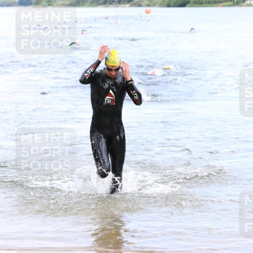 16.06.2024 - 26. Vierlanden-Triathlon Strokosch-Dieckow http://msf.ph/oto/6328575 16.06.2024 11:05:01 Schwimmen 431, 436, 447, 431, 436, 447 meine-sportfotos.de