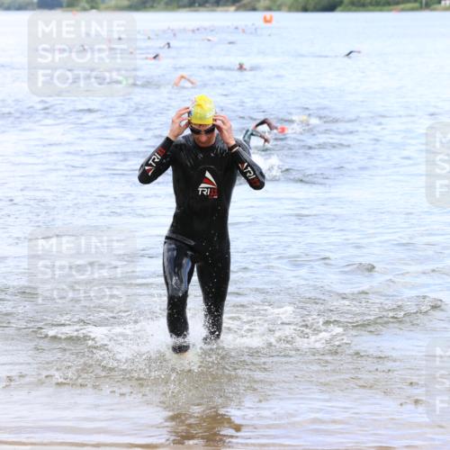 16.06.2024 - 26. Vierlanden-Triathlon Strokosch-Dieckow http://msf.ph/oto/6328596 16.06.2024 11:05:01 Schwimmen 431, 436, 447, 431, 436, 447 meine-sportfotos.de