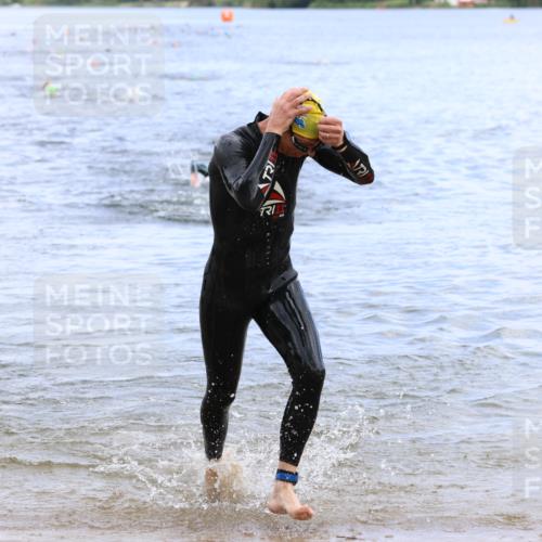 16.06.2024 - 26. Vierlanden-Triathlon Strokosch-Dieckow http://msf.ph/oto/6328646 16.06.2024 11:05:03 Schwimmen 431, 436, 447, 431, 436, 447 meine-sportfotos.de