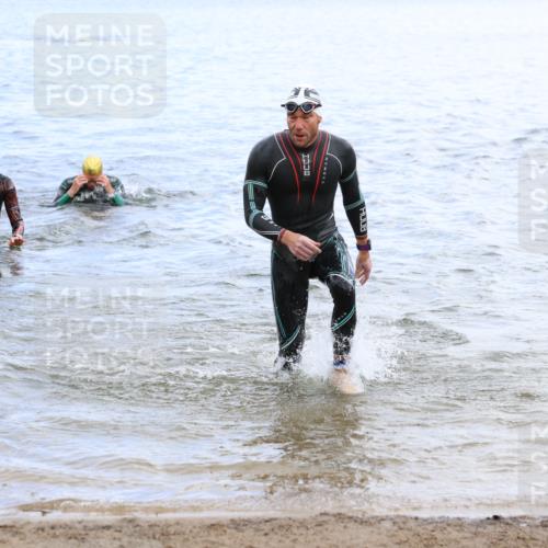 16.06.2024 - 26. Vierlanden-Triathlon Strokosch-Dieckow http://msf.ph/oto/6328788 16.06.2024 11:05:18 Schwimmen 361, 383, 415, 435, 439, 448, 361, 383, 415, 435, 439, 448 meine-sportfotos.de