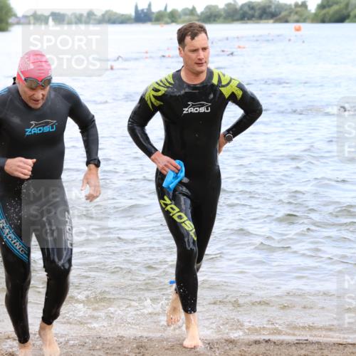 16.06.2024 - 26. Vierlanden-Triathlon Strokosch-Dieckow http://msf.ph/oto/6328866 16.06.2024 11:05:25 Schwimmen 361, 369, 383, 402, 415, 435, 439, 448, 463, 361, 369, 383, 402, 415, 435, 439, 448, 463 meine-sportfotos.de
