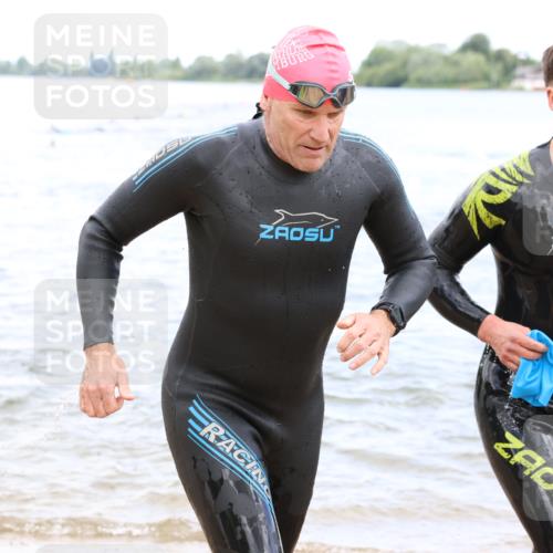 16.06.2024 - 26. Vierlanden-Triathlon Strokosch-Dieckow http://msf.ph/oto/6328893 16.06.2024 11:05:27 Schwimmen 361, 369, 383, 402, 415, 435, 439, 448, 463, 361, 369, 383, 402, 415, 435, 439, 448, 463 meine-sportfotos.de