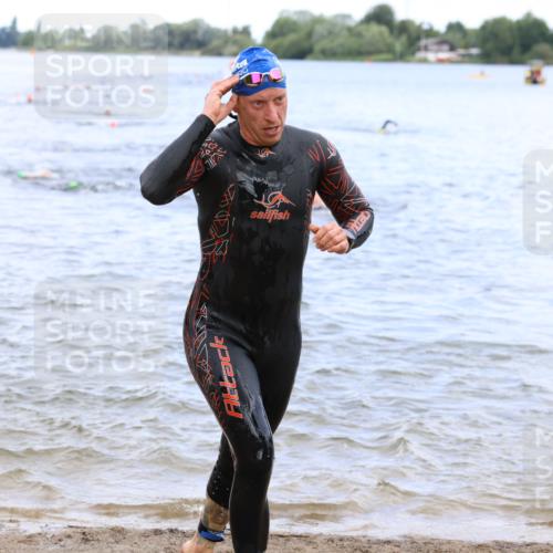 16.06.2024 - 26. Vierlanden-Triathlon Strokosch-Dieckow http://msf.ph/oto/6328924 16.06.2024 11:05:29 Schwimmen 361, 369, 383, 402, 415, 435, 439, 448, 463, 361, 369, 383, 402, 415, 435, 439, 448, 463 meine-sportfotos.de