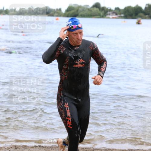 16.06.2024 - 26. Vierlanden-Triathlon Strokosch-Dieckow http://msf.ph/oto/6328932 16.06.2024 11:05:30 Schwimmen 361, 369, 383, 402, 415, 435, 439, 448, 463, 361, 369, 383, 402, 415, 435, 439, 448, 463 meine-sportfotos.de