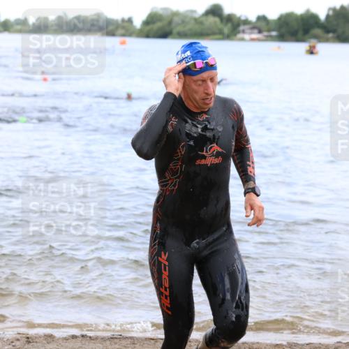 16.06.2024 - 26. Vierlanden-Triathlon Strokosch-Dieckow http://msf.ph/oto/6328941 16.06.2024 11:05:30 Schwimmen 361, 369, 383, 402, 415, 435, 439, 448, 463, 361, 369, 383, 402, 415, 435, 439, 448, 463 meine-sportfotos.de