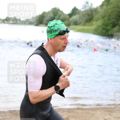 16.06.2024 - 26. Vierlanden-Triathlon Strokosch-Dieckow http://msf.ph/oto/6328956 16.06.2024 11:05:32 Schwimmen 361, 369, 383, 402, 415, 435, 439, 463, 361, 369, 383, 402, 415, 435, 439, 463 meine-sportfotos.de