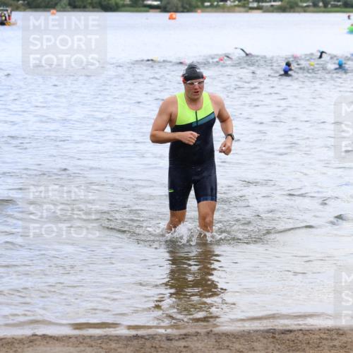 16.06.2024 - 26. Vierlanden-Triathlon Strokosch-Dieckow http://msf.ph/oto/6328992 16.06.2024 11:05:46 Schwimmen 445, 445 meine-sportfotos.de