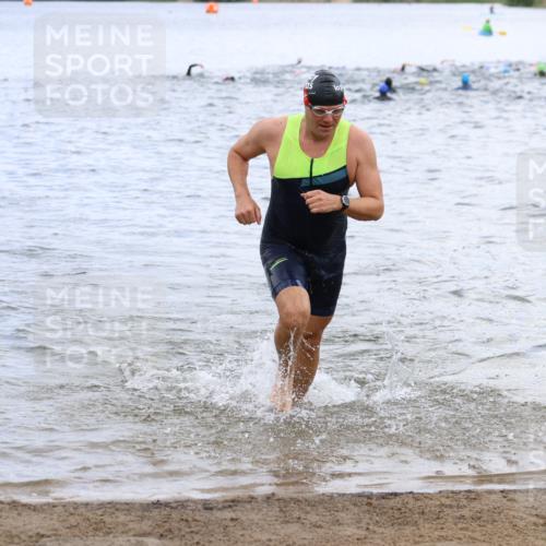 16.06.2024 - 26. Vierlanden-Triathlon Strokosch-Dieckow http://msf.ph/oto/6329010 16.06.2024 11:05:47 Schwimmen 445, 445 meine-sportfotos.de