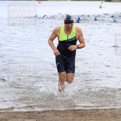 16.06.2024 - 26. Vierlanden-Triathlon Strokosch-Dieckow http://msf.ph/oto/6329032 16.06.2024 11:05:47 Schwimmen 445, 445 meine-sportfotos.de