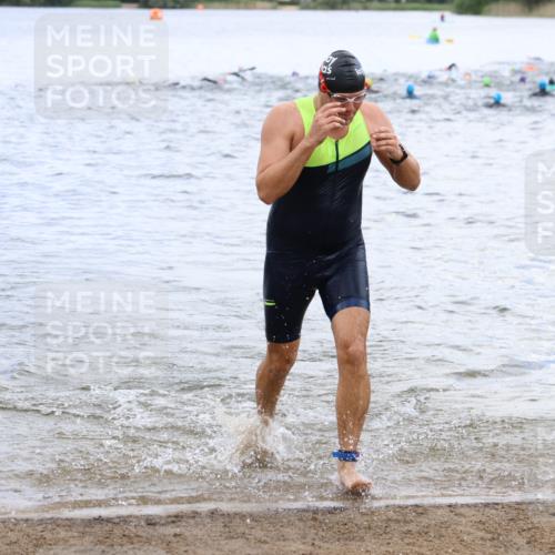 16.06.2024 - 26. Vierlanden-Triathlon Strokosch-Dieckow http://msf.ph/oto/6329053 16.06.2024 11:05:48 Schwimmen 445, 445 meine-sportfotos.de