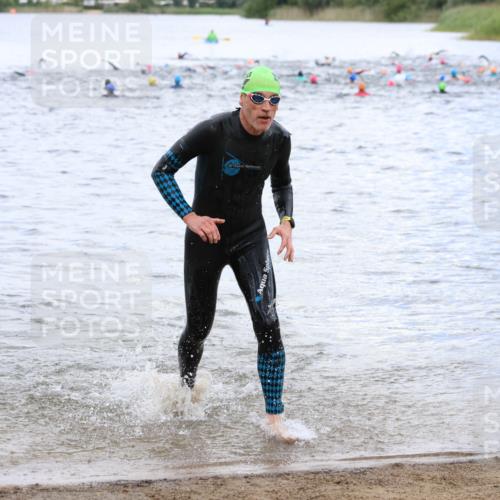 16.06.2024 - 26. Vierlanden-Triathlon Strokosch-Dieckow http://msf.ph/oto/6329076 16.06.2024 11:05:55 Schwimmen 373, 390, 445, 373, 390, 445 meine-sportfotos.de