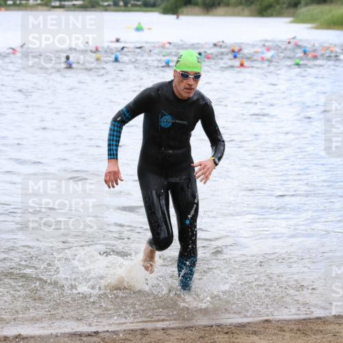 16.06.2024 - 26. Vierlanden-Triathlon Strokosch-Dieckow http://msf.ph/oto/6329086 16.06.2024 11:05:55 Schwimmen 373, 390, 445, 373, 390, 445 meine-sportfotos.de