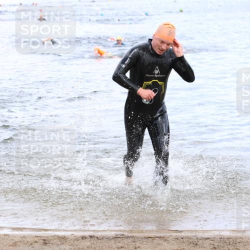16.06.2024 - 26. Vierlanden-Triathlon Strokosch-Dieckow http://msf.ph/oto/6329847 16.06.2024 11:07:10 Schwimmen 367, 404, 420, 367, 404, 420 meine-sportfotos.de