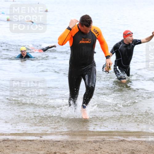 16.06.2024 - 26. Vierlanden-Triathlon Strokosch-Dieckow http://msf.ph/oto/6330052 16.06.2024 11:07:33 Schwimmen 363, 405, 440, 468, 363, 405, 440, 468 meine-sportfotos.de