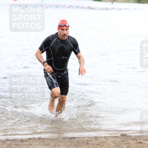 16.06.2024 - 26. Vierlanden-Triathlon Strokosch-Dieckow http://msf.ph/oto/6330088 16.06.2024 11:07:36 Schwimmen 363, 382, 405, 440, 468, 363, 382, 405, 440, 468 meine-sportfotos.de