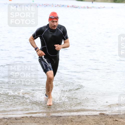 16.06.2024 - 26. Vierlanden-Triathlon Strokosch-Dieckow http://msf.ph/oto/6330097 16.06.2024 11:07:36 Schwimmen 363, 382, 405, 440, 468, 363, 382, 405, 440, 468 meine-sportfotos.de