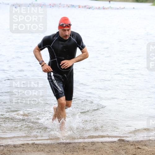 16.06.2024 - 26. Vierlanden-Triathlon Strokosch-Dieckow http://msf.ph/oto/6330104 16.06.2024 11:07:36 Schwimmen 363, 382, 405, 440, 468, 363, 382, 405, 440, 468 meine-sportfotos.de