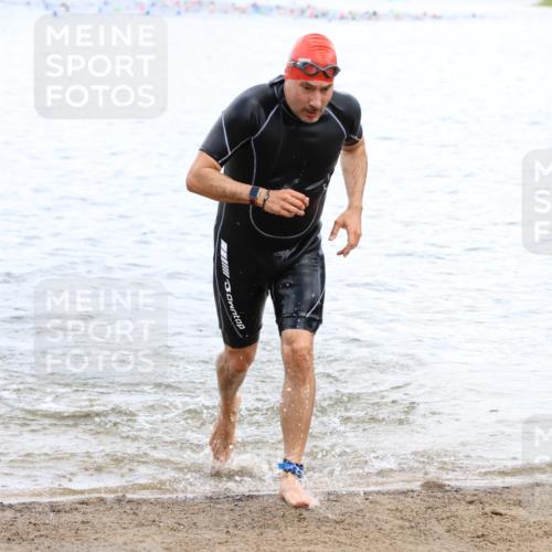 16.06.2024 - 26. Vierlanden-Triathlon Strokosch-Dieckow http://msf.ph/oto/6330125 16.06.2024 11:07:37 Schwimmen 363, 382, 405, 440, 468, 363, 382, 405, 440, 468 meine-sportfotos.de