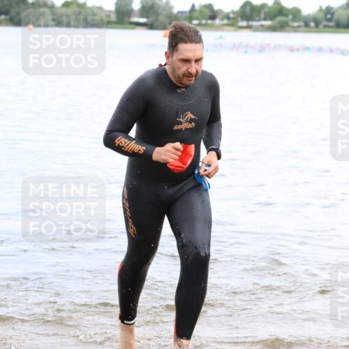16.06.2024 - 26. Vierlanden-Triathlon Strokosch-Dieckow http://msf.ph/oto/6330203 16.06.2024 11:07:46 Schwimmen 374, 382, 405, 466, 468, 374, 382, 405, 466, 468 meine-sportfotos.de