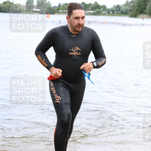 16.06.2024 - 26. Vierlanden-Triathlon Strokosch-Dieckow http://msf.ph/oto/6330222 16.06.2024 11:07:46 Schwimmen 374, 382, 405, 466, 468, 374, 382, 405, 466, 468 meine-sportfotos.de