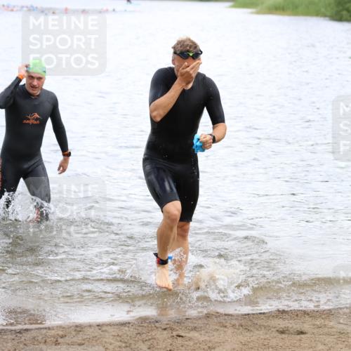 16.06.2024 - 26. Vierlanden-Triathlon Strokosch-Dieckow http://msf.ph/oto/6330230 16.06.2024 11:08:11 Schwimmen 388, 414, 430, 472, 388, 414, 430, 472 meine-sportfotos.de