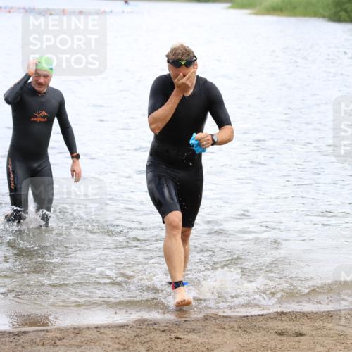 16.06.2024 - 26. Vierlanden-Triathlon Strokosch-Dieckow http://msf.ph/oto/6330238 16.06.2024 11:08:11 Schwimmen 388, 414, 430, 472, 388, 414, 430, 472 meine-sportfotos.de