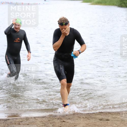 16.06.2024 - 26. Vierlanden-Triathlon Strokosch-Dieckow http://msf.ph/oto/6330246 16.06.2024 11:08:11 Schwimmen 388, 414, 430, 472, 388, 414, 430, 472 meine-sportfotos.de
