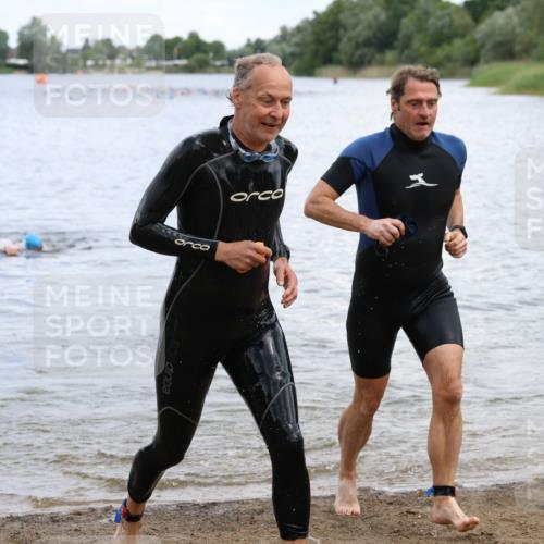 16.06.2024 - 26. Vierlanden-Triathlon Strokosch-Dieckow http://msf.ph/oto/6330307 16.06.2024 11:08:17 Schwimmen 388, 414, 430, 472, 388, 414, 430, 472 meine-sportfotos.de