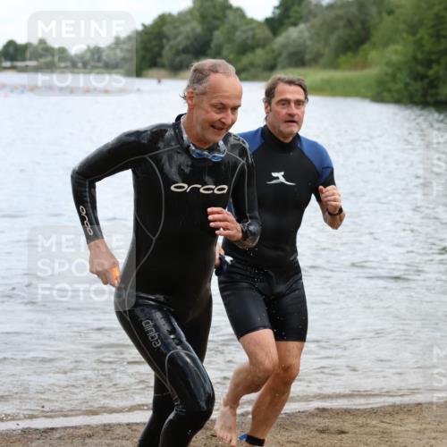 16.06.2024 - 26. Vierlanden-Triathlon Strokosch-Dieckow http://msf.ph/oto/6330319 16.06.2024 11:08:18 Schwimmen 388, 414, 430, 472, 388, 414, 430, 472 meine-sportfotos.de