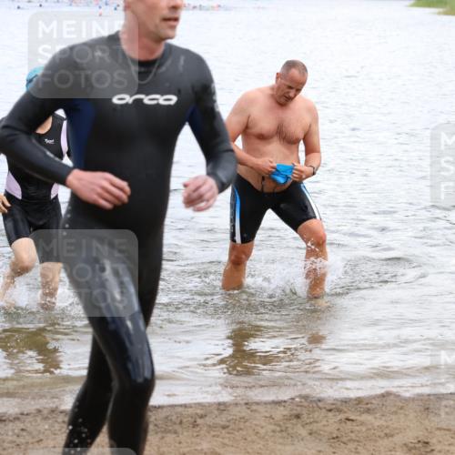 16.06.2024 - 26. Vierlanden-Triathlon Strokosch-Dieckow http://msf.ph/oto/6330384 16.06.2024 11:08:30 Schwimmen 365, 377, 414, 433, 454, 456, 457, 1276, 365, 377, 414, 433, 454, 456, 457, 1276 meine-sportfotos.de