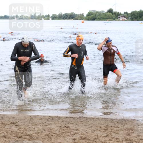 16.06.2024 - 26. Vierlanden-Triathlon Strokosch-Dieckow http://msf.ph/oto/6330529 16.06.2024 11:08:43 Schwimmen 359, 365, 366, 433, 454, 456, 457, 462, 470, 1276, 359, 365, 366, 433, 454, 456, 457, 462, 470, 1276 meine-sportfotos.de