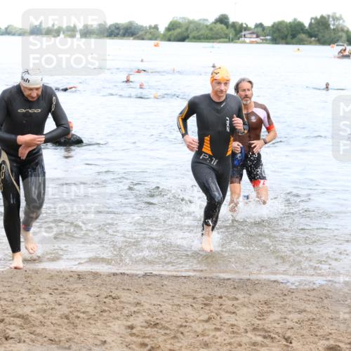 16.06.2024 - 26. Vierlanden-Triathlon Strokosch-Dieckow http://msf.ph/oto/6330547 16.06.2024 11:08:44 Schwimmen 359, 365, 366, 433, 454, 456, 457, 462, 470, 1276, 359, 365, 366, 433, 454, 456, 457, 462, 470, 1276 meine-sportfotos.de