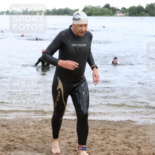 16.06.2024 - 26. Vierlanden-Triathlon Strokosch-Dieckow http://msf.ph/oto/6330616 16.06.2024 11:08:46 Schwimmen 359, 366, 433, 443, 454, 456, 457, 462, 470, 359, 366, 433, 443, 454, 456, 457, 462, 470 meine-sportfotos.de