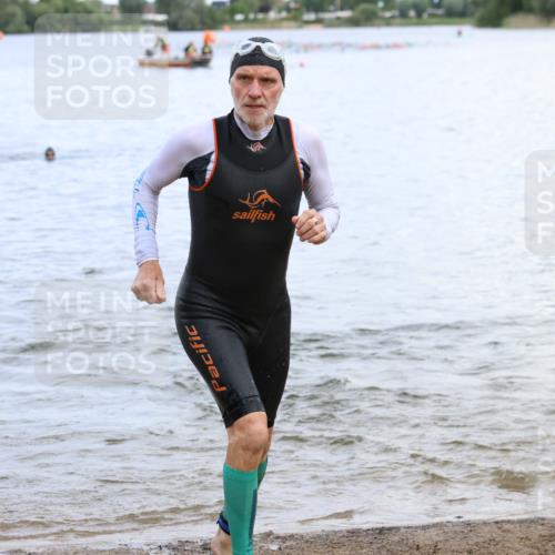 16.06.2024 - 26. Vierlanden-Triathlon Strokosch-Dieckow http://msf.ph/oto/6330778 16.06.2024 11:08:59 Schwimmen 366, 429, 442, 443, 453, 462, 470, 366, 429, 442, 443, 453, 462, 470 meine-sportfotos.de