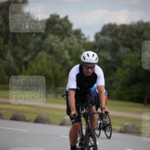 16.06.2024 - 26. Vierlanden-Triathlon Jannik Wohlers http://msf.ph/oto/6331179 16.06.2024 10:39:40 Radfahren 46, 79, 102, 143 meine-sportfotos.de