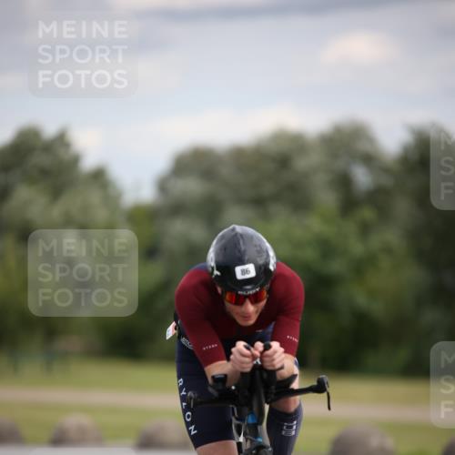 16.06.2024 - 26. Vierlanden-Triathlon Jannik Wohlers http://msf.ph/oto/6331310 16.06.2024 10:41:15 Radfahren 71, 86, 217 meine-sportfotos.de