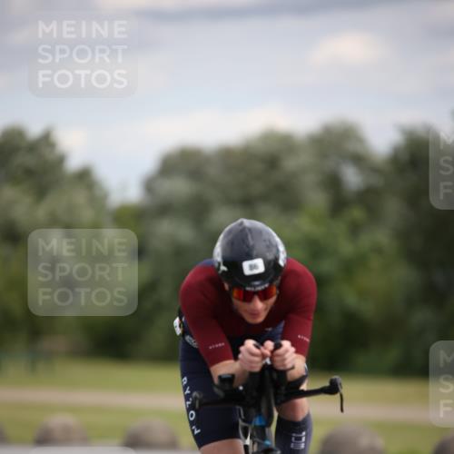 16.06.2024 - 26. Vierlanden-Triathlon Jannik Wohlers http://msf.ph/oto/6331313 16.06.2024 10:41:15 Radfahren 71, 86, 217 meine-sportfotos.de