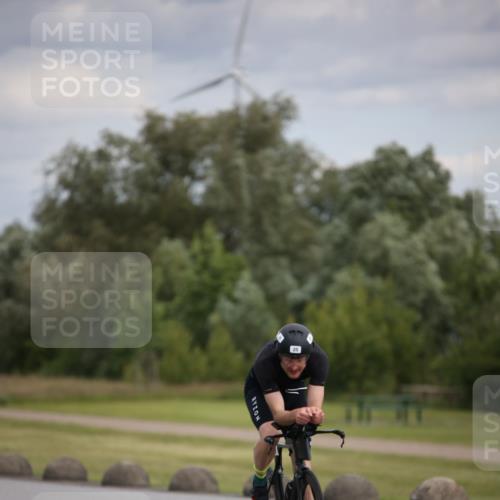 16.06.2024 - 26. Vierlanden-Triathlon Jannik Wohlers http://msf.ph/oto/6331336 16.06.2024 10:41:52 Radfahren 25, 44 meine-sportfotos.de