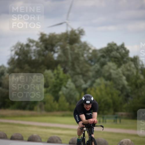 16.06.2024 - 26. Vierlanden-Triathlon Jannik Wohlers http://msf.ph/oto/6331338 16.06.2024 10:41:52 Radfahren 25, 44 meine-sportfotos.de