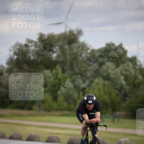 16.06.2024 - 26. Vierlanden-Triathlon Jannik Wohlers http://msf.ph/oto/6331340 16.06.2024 10:41:52 Radfahren 25, 44 meine-sportfotos.de