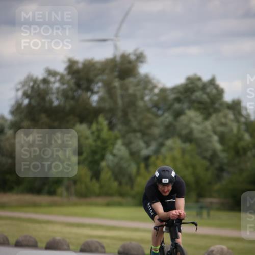 16.06.2024 - 26. Vierlanden-Triathlon Jannik Wohlers http://msf.ph/oto/6331343 16.06.2024 10:41:52 Radfahren 25, 44 meine-sportfotos.de