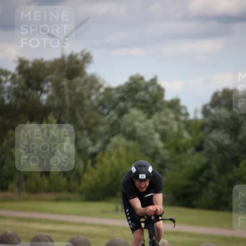 16.06.2024 - 26. Vierlanden-Triathlon Jannik Wohlers http://msf.ph/oto/6331351 16.06.2024 10:41:52 Radfahren 25, 44 meine-sportfotos.de