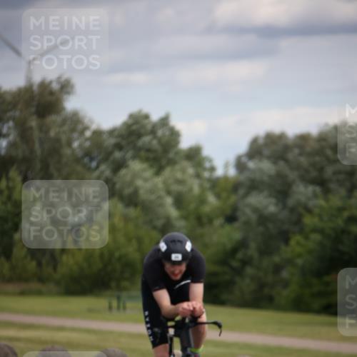 16.06.2024 - 26. Vierlanden-Triathlon Jannik Wohlers http://msf.ph/oto/6331354 16.06.2024 10:41:52 Radfahren 25, 44 meine-sportfotos.de