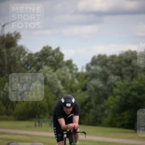 16.06.2024 - 26. Vierlanden-Triathlon Jannik Wohlers http://msf.ph/oto/6331357 16.06.2024 10:41:52 Radfahren 25, 44 meine-sportfotos.de
